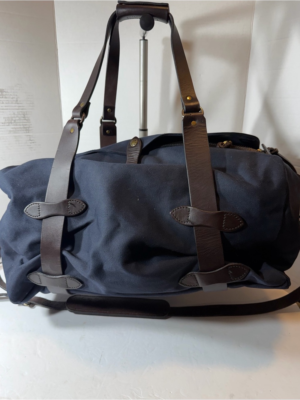 FILSON RUGGED TWILL MEDIUM DUFFLE BAG NAVY US MADE NO OUTSIDE LOGO